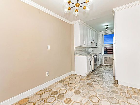 3rd image of 3210 Arlington Ave APT 6E