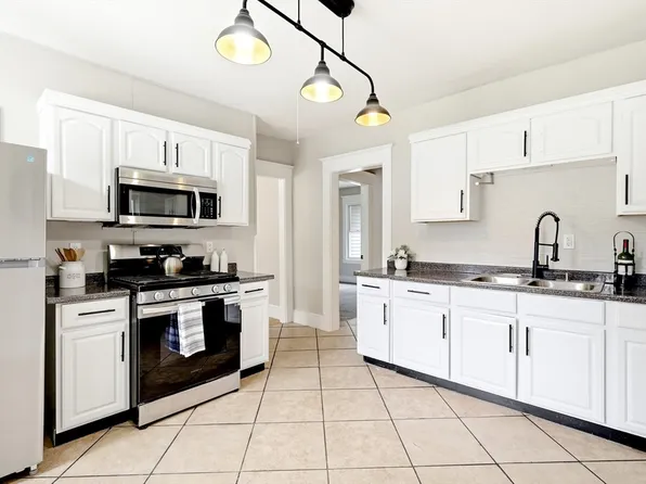 341-343 White St, Springfield, MA 01108
