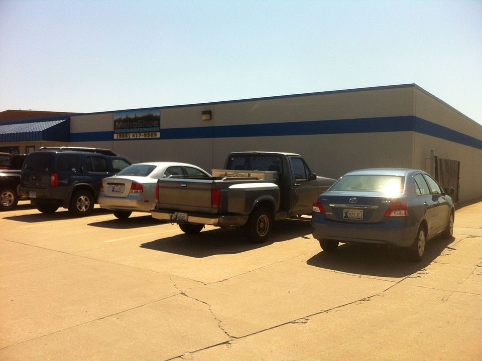 1st image of 13501 Railway Dr