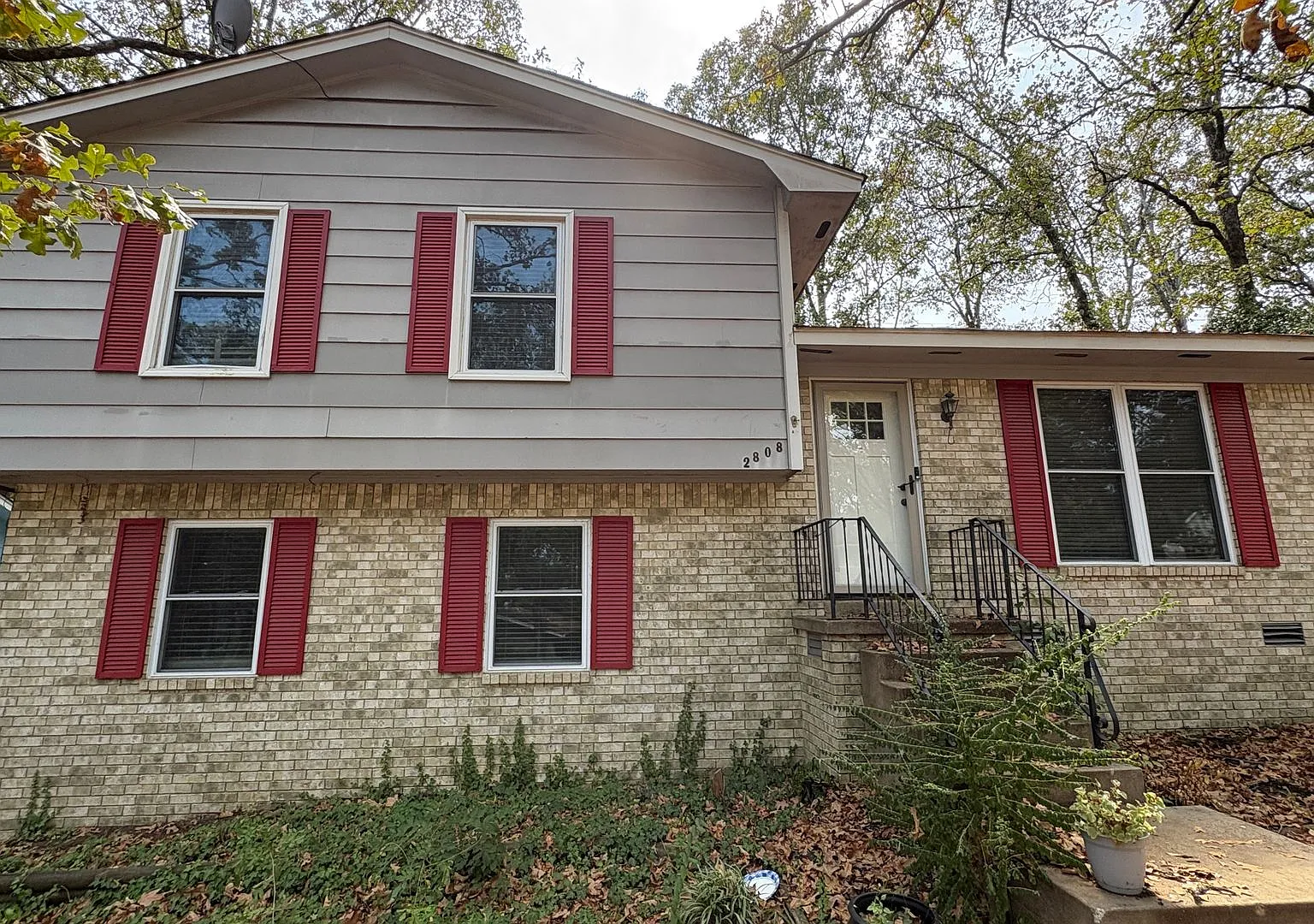 Spacious 4 bedroom, 2 bath home in NLR. Fully Updated! — Photo 1