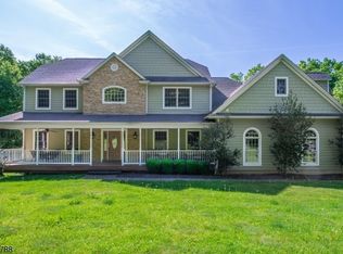 42 Castle Rock Rd W, Hewitt, NJ 07421