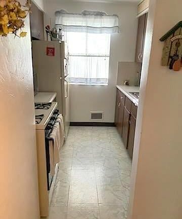 5th image of 8750 Lincoln Blvd
