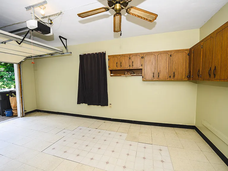 2709 Goldsmith Ln — Photo 22