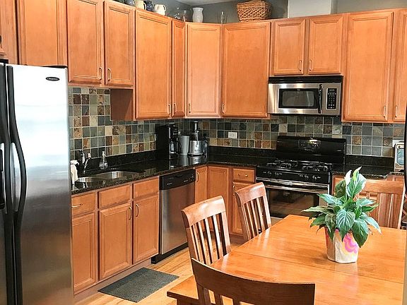 2nd image of 6816 N Ashland Ave #3C