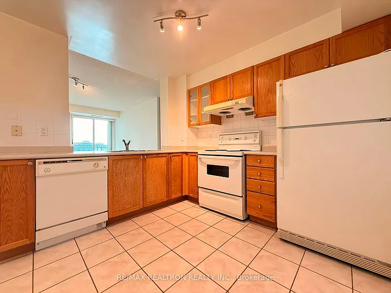 188 Doris Ave #803 — Photo 7