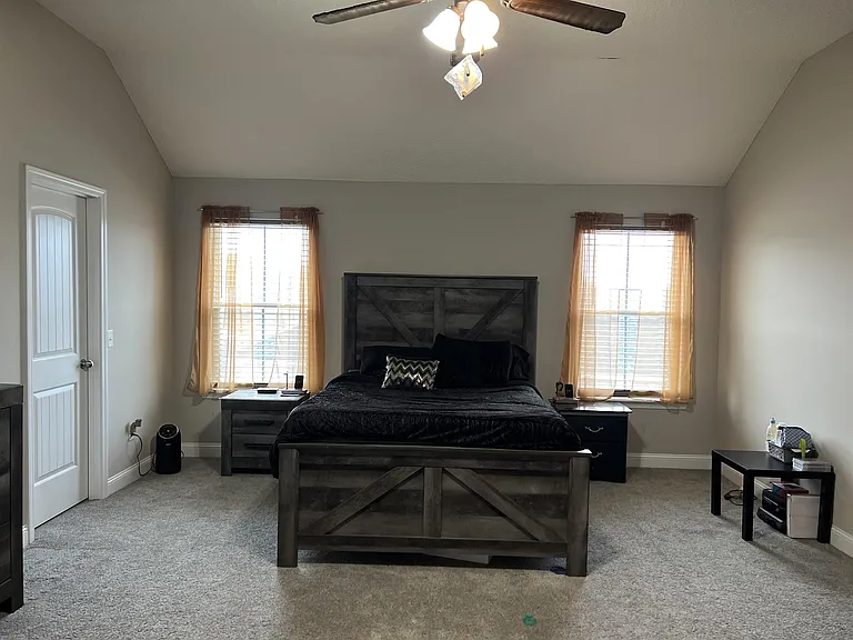 460 Thorp Cir — Photo 14