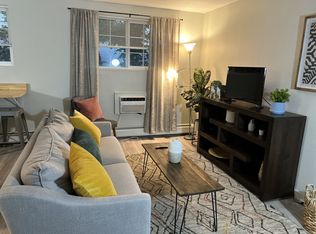 10022 Montview Blvd #203, Aurora, CO 80010