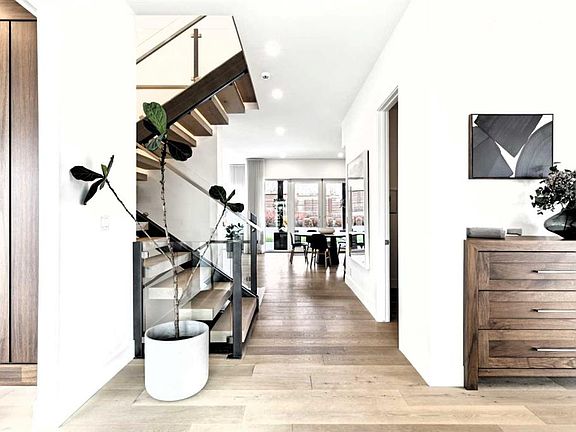 3rd image of 708 S Crescent Blvd SW