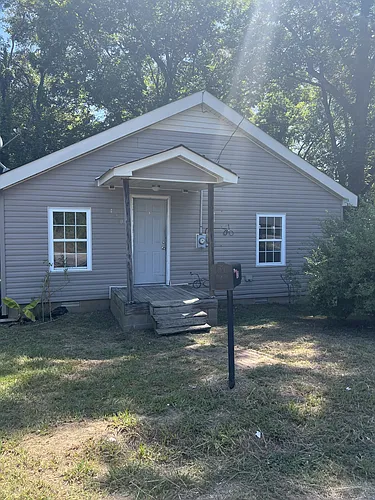 420 Shelton St Photo 1