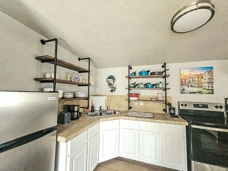 2227 Washington Ave — Photo 9