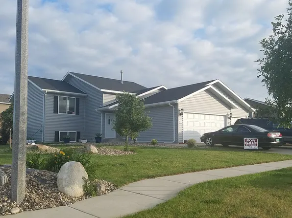 5015 37th Ave NW, Mandan, ND 58554