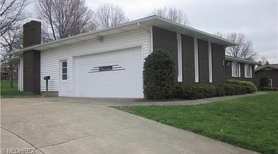 3rd image of 398 Cheryl Dr