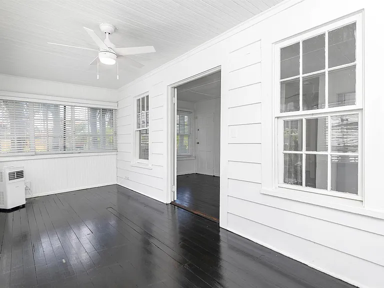 204 Conniston Rd #UPSTAIRS — Photo 11