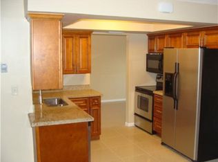 6593 NW 1st Ct, Pompano Beach, FL 33063