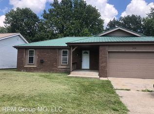2510 S Fort Ave, Springfield, MO 65807