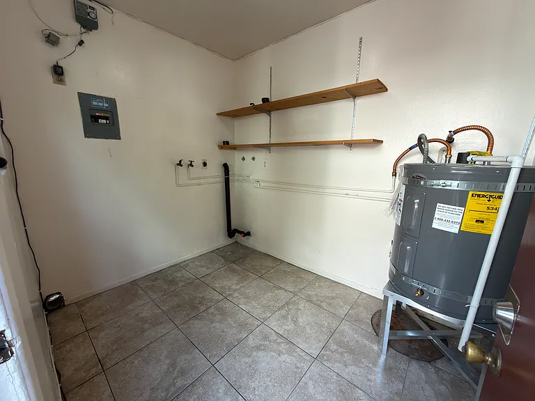 326 W La Veta Ave #C — Photo 26