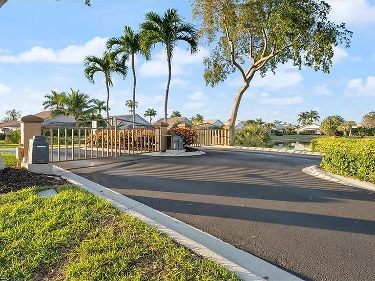 8432 Indian Wells Way — Photo 27