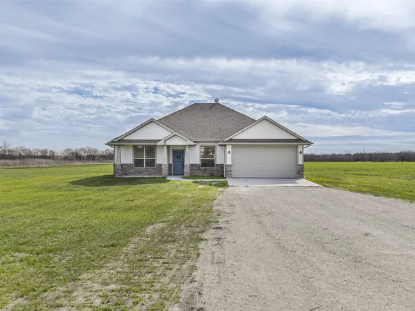 138 Zmolek Rd, Ennis, TX 75119