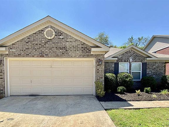 2nd image of 207 Laramie Cir NW