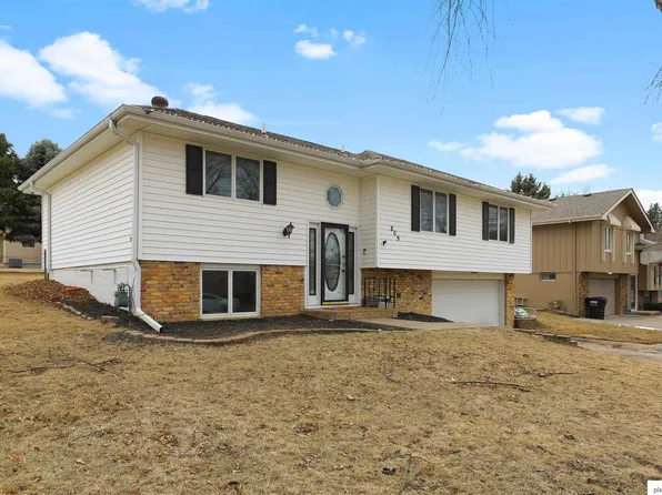 809 Sherman St, Papillion, NE 68046
