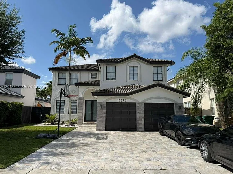 15376 SW 13th Ter — Photo 1