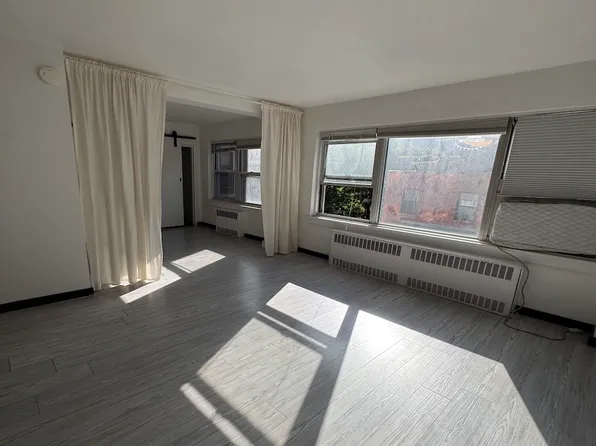 288 Lexington Avenue image 1 of 11
