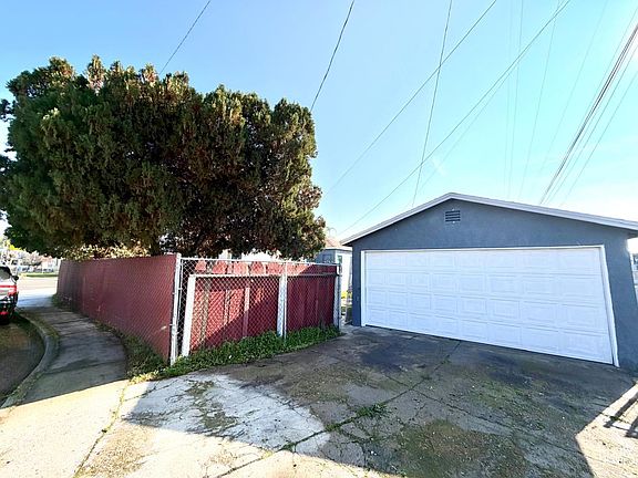3rd image of 1257 Oxford St