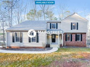 325 Derby Dr, Fayetteville, GA 30215