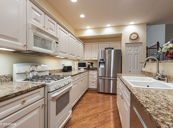 5th image of 16223 Goose Lake Dr