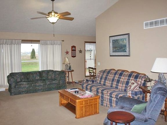 3rd image of 116 Clover Ln