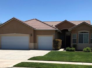 824 S Kenneth Ave, Kerman, CA 93630