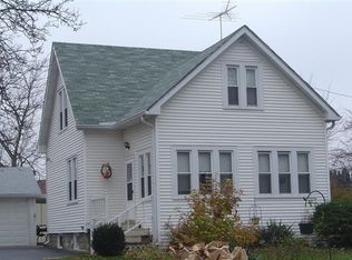 994 S Riverside Dr, Elmhurst, IL 60126