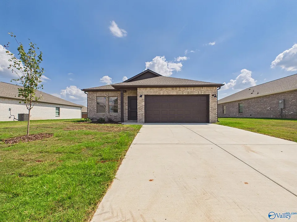136 Whitner Dr