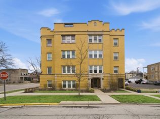 600 Elgin Ave #3B, Forest Park, IL 60130