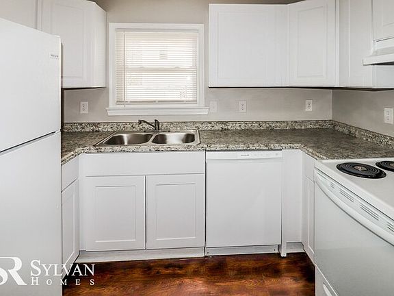 5th image of 517 Lenox Ave