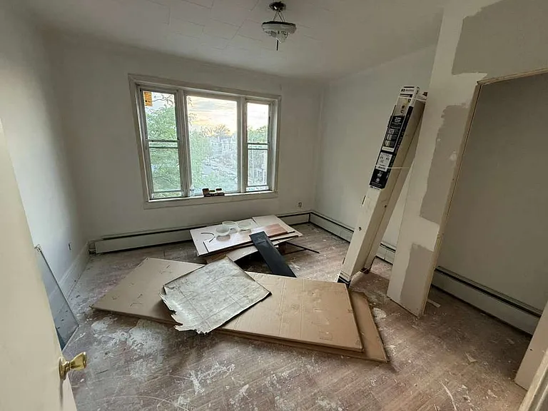 972 Broadway #3F — Photo 2