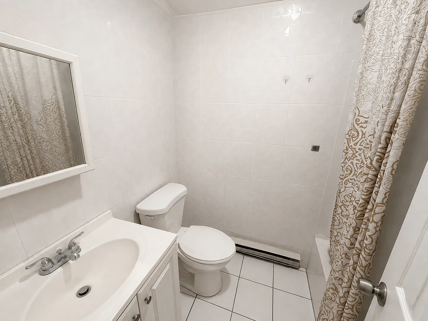 2 bed, 900 sqft, $3,000 — Photo 3