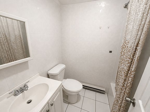3rd image of 16221 N Conduit Ave Floor 1