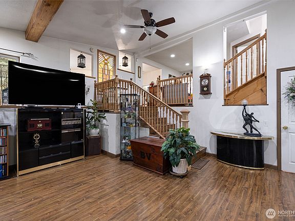 5th image of 3312 67th Avenue W