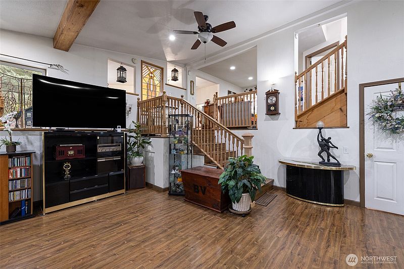 5th image of 3312 67th Avenue W