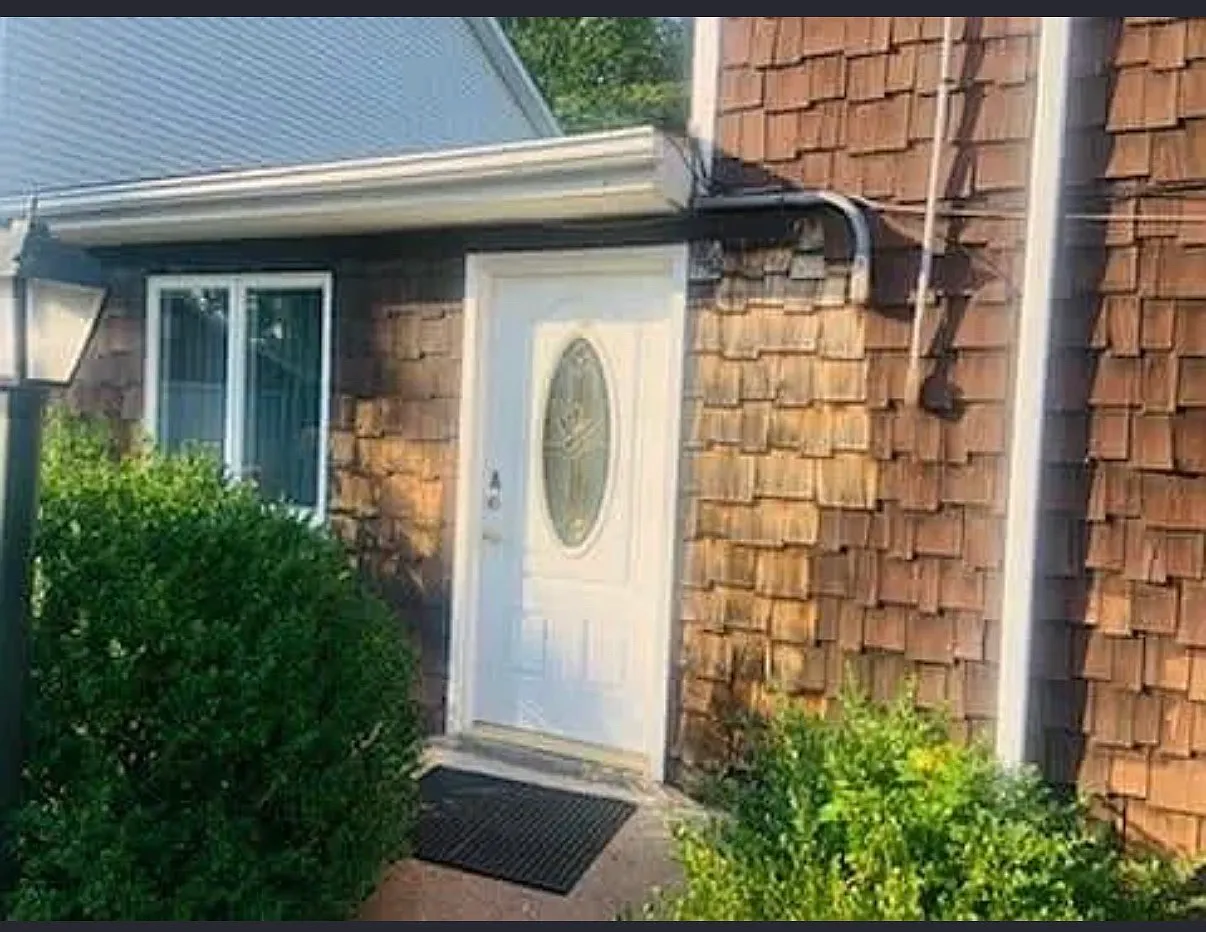 1 bed, $1,050 — Photo 1