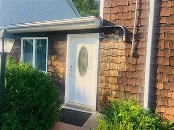 35 Russell Ave APT A, Plainville, CT 06062