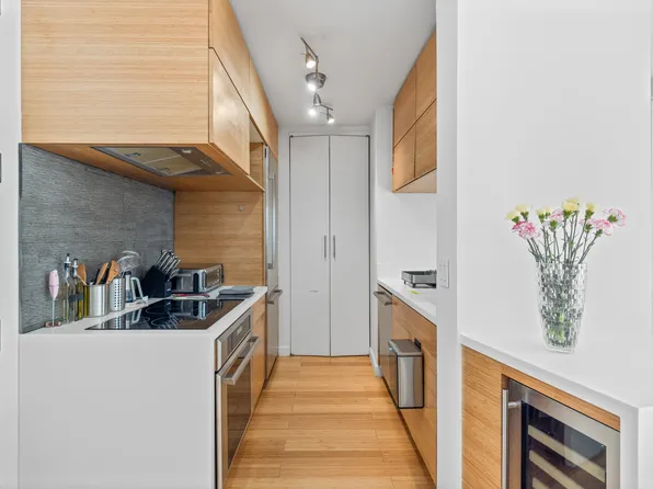 201 West 72nd Street image 5 of 13