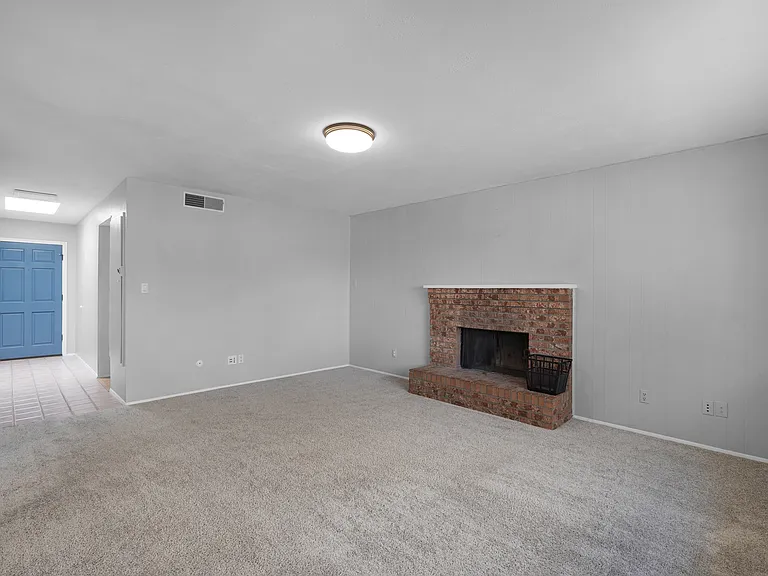 7553 Union St NE — Photo 16