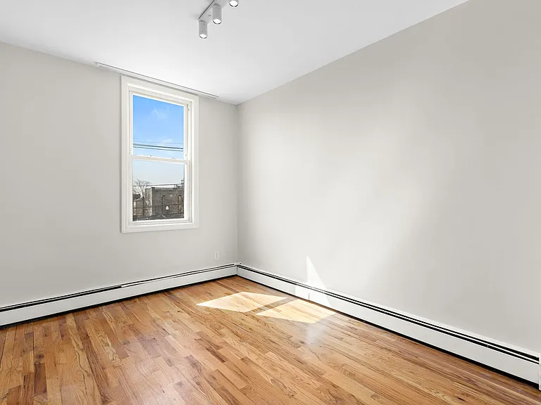 320 67th St #2 — Photo 11