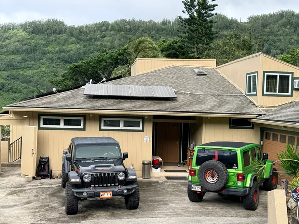 928 Puuomao Pl, Honolulu, HI 96825