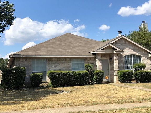 3rd image of 463 Orchard Hill Dr