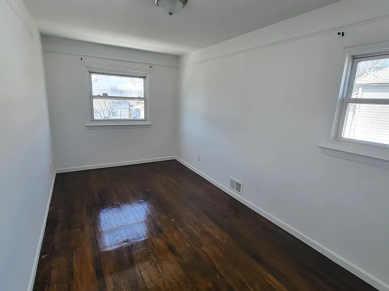 742 Havemeyer Ave — Photo 9