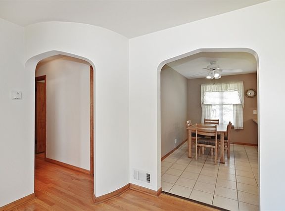 3rd image of 10041 W Manor Dr