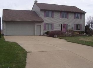 259 Wedgewood Dr, Charlotte, MI